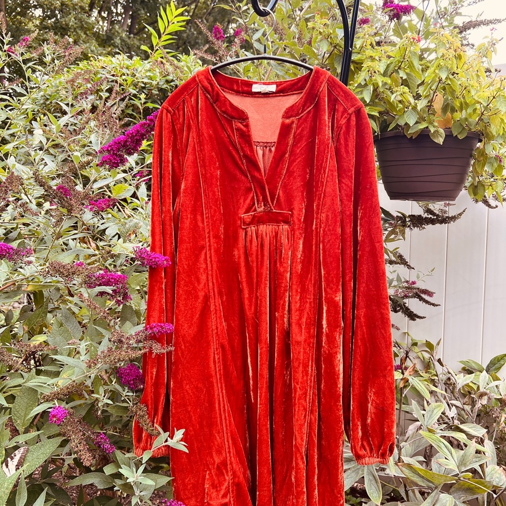 Easel vibrant orange Velvet dress
